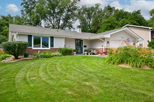 21W715 Glen Valley Dr, Glen Ellyn, IL 60137 - Photo 1
