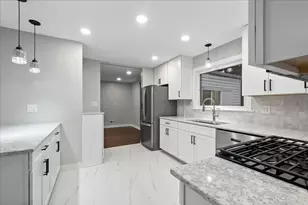 7087 N McAlpin Ave, Chicago, IL 60646 - Photo 12