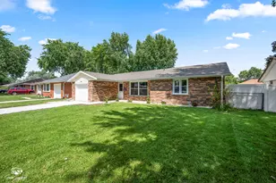 292 Ashley Dr, Bourbonnais, IL 60914 - Photo 1
