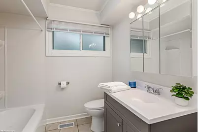 560 Lakewood Boulevard, Park Forest, IL 60466 - Photo 10
