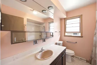 349 Elk Boulevard, Des Plaines, IL 60016 - Photo 8