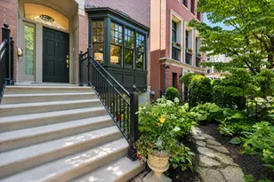 2542 N Wayne Ave, Chicago, IL 60614 - Photo 2