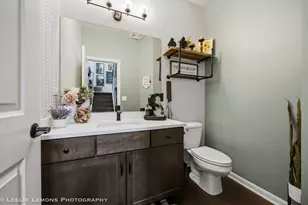 485 Woodmoor Dr, Lombard, IL 60148 - Photo 10