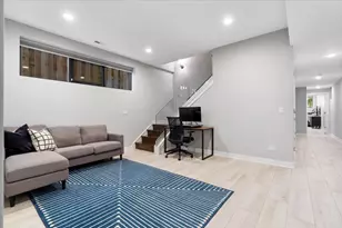1410 W Huron St, Chicago, IL 60642 - Photo 18
