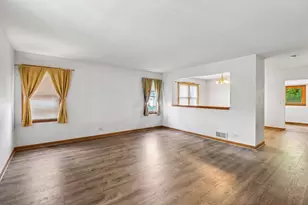 626 Pleasure Dr, Mundelein, IL 60060 - Photo 4