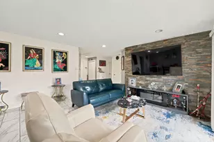8996 Kennedy Dr, Des Plaines, IL 60016 - Photo 4