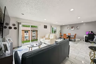 8996 Kennedy Dr, Des Plaines, IL 60016 - Photo 2