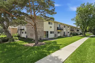 8996 Kennedy Dr, Des Plaines, IL 60016 - Photo 24