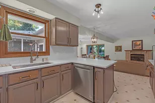 6 Spinnaker Ct, Third Lake, IL 60030 - Photo 8