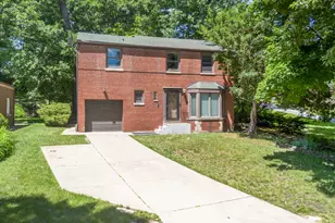 10742 S Longwood Dr, Chicago, IL 60643 - Photo 1