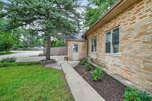 75 N 2nd Ave, Des Plaines, IL 60016 - Photo 36