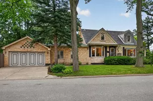 75 N 2nd Ave, Des Plaines, IL 60016 - Photo 1