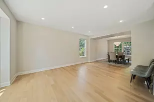 902 Chatham Dr, Carol Stream, IL 60188 - Photo 4