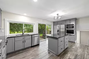 1055 Samson Dr, University Park, IL 60484 - Photo 6