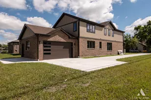7948 W 74th St, Bridgeview, IL 60455 - Photo 4
