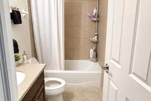 2445 Waterbury Ln, Buffalo Grove, IL 60089 - Photo 14