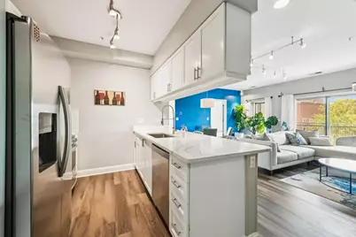 1572 Maple Avenue #506, Evanston, IL 60201 - Photo 2