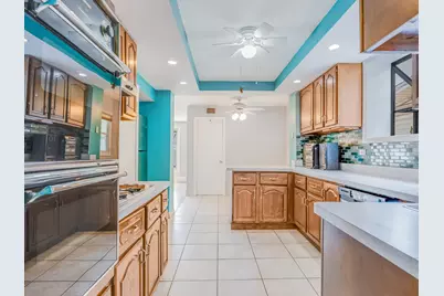 5351 W Waveland Avenue, Chicago, IL 60641 - Photo 8