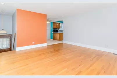 5351 W Waveland Avenue, Chicago, IL 60641 - Photo 12