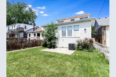 5351 W Waveland Avenue, Chicago, IL 60641 - Photo 24