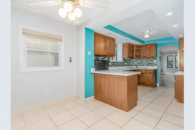 5351 W Waveland Avenue, Chicago, IL 60641 - Photo 10