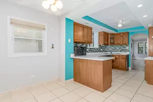 5351 W Waveland Ave, Chicago, IL 60641 - Photo 10