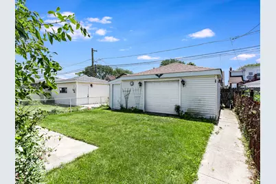 5351 W Waveland Avenue, Chicago, IL 60641 - Photo 22