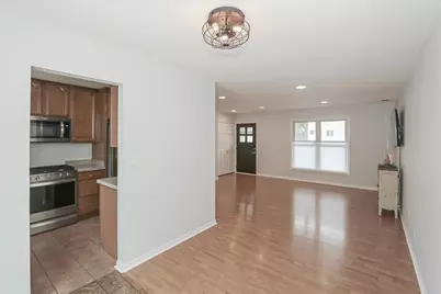 5049 Lichfield Drive, Hoffman Estates, IL 60010 - Photo 8