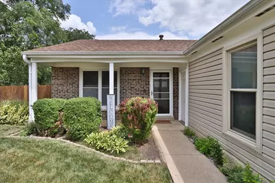 5049 Lichfield Drive, Hoffman Estates, IL 60010 - Photo 2