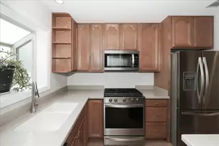 5049 Lichfield Dr, Hoffman Estates, IL 60010 - Photo 10