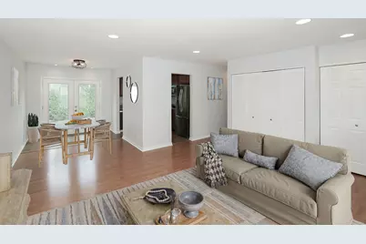 5049 Lichfield Drive, Hoffman Estates, IL 60010 - Photo 4