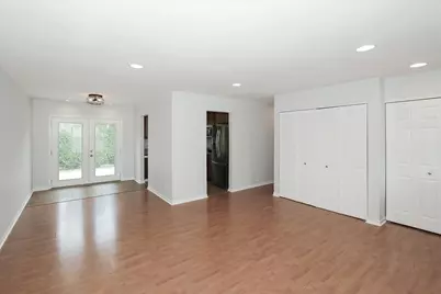 5049 Lichfield Drive, Hoffman Estates, IL 60010 - Photo 6