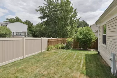 5049 Lichfield Drive, Hoffman Estates, IL 60010 - Photo 26