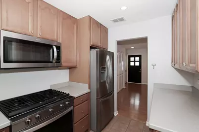 5049 Lichfield Drive, Hoffman Estates, IL 60010 - Photo 12