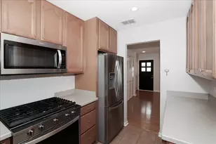 5049 Lichfield Dr, Hoffman Estates, IL 60010 - Photo 12