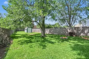 43 Stonefield Dr, Glendale Heights, IL 60139 - Photo 24
