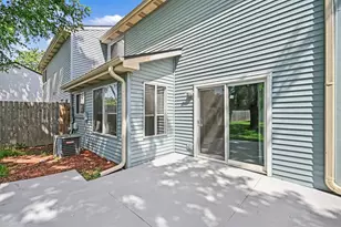 43 Stonefield Dr, Glendale Heights, IL 60139 - Photo 22
