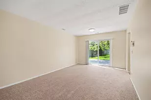 43 Stonefield Dr, Glendale Heights, IL 60139 - Photo 6