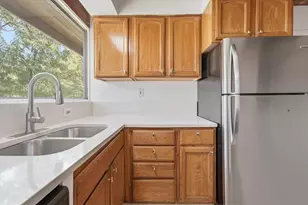 1460 Eagle Rd, Elgin, IL 60123 - Photo 8