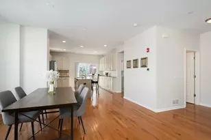 406 Concord Ct, Morton Grove, IL 60053 - Photo 8