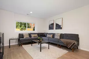 406 Concord Ct, Morton Grove, IL 60053 - Photo 2