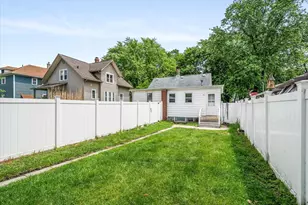 849 N 11th St, Dekalb, IL 60115 - Photo 14