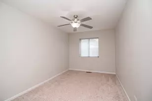 197 Uteg St, Crystal Lake, IL 60014 - Photo 14