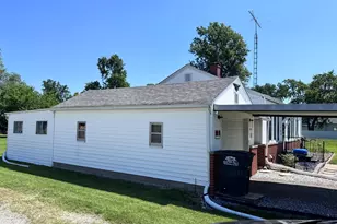 104 E Poplar St, Odin, IL 62870 - Photo 36