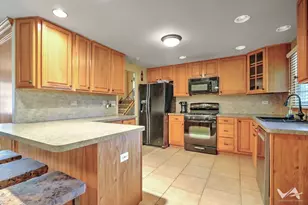 135 Jeffery Ln, Schaumburg, IL 60193 - Photo 4