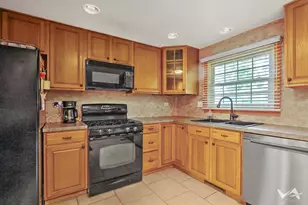 135 Jeffery Ln, Schaumburg, IL 60193 - Photo 6