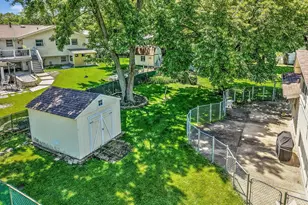 135 Jeffery Ln, Schaumburg, IL 60193 - Photo 18