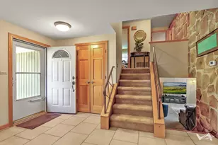 135 Jeffery Ln, Schaumburg, IL 60193 - Photo 8