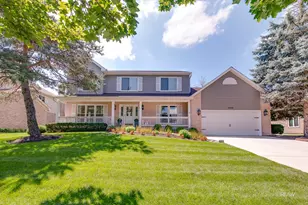 1009 Wedgewood Dr, Crystal Lake, IL 60014 - Photo 1