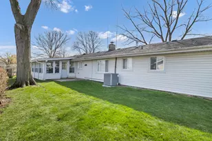 319 S Braintree Dr, Schaumburg, IL 60193 - Photo 22